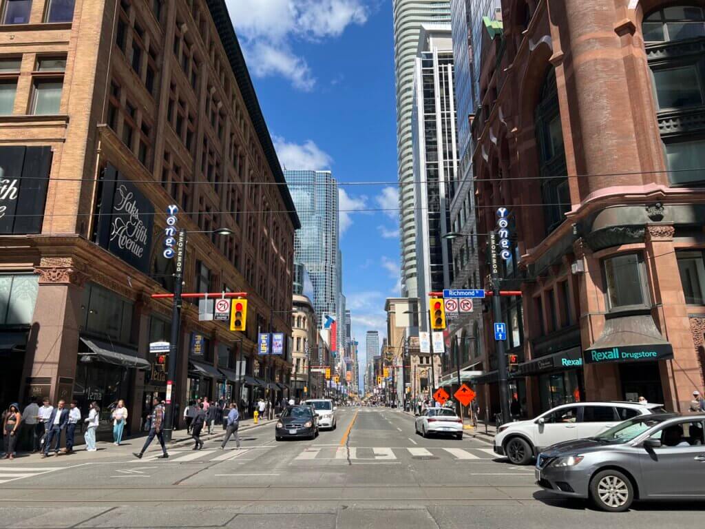 多倫多旅遊-曾經最長的 Yonge St 