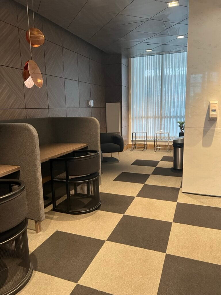 一樓讀書室配上超強Wifi